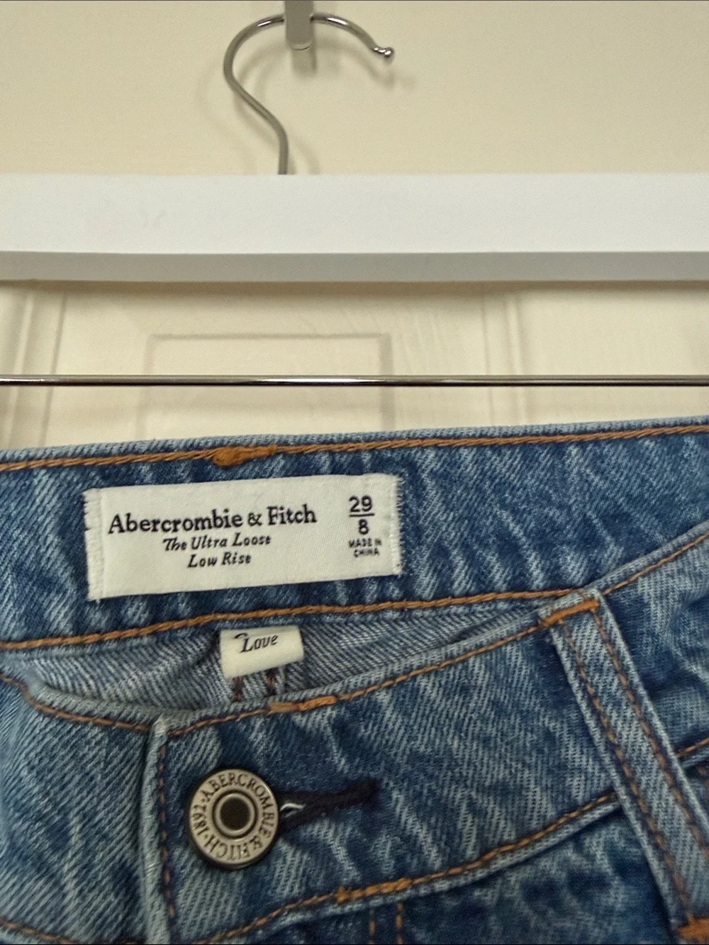 NWT Abercrombie Ultra Loose Low Rise Curve Love Jeans